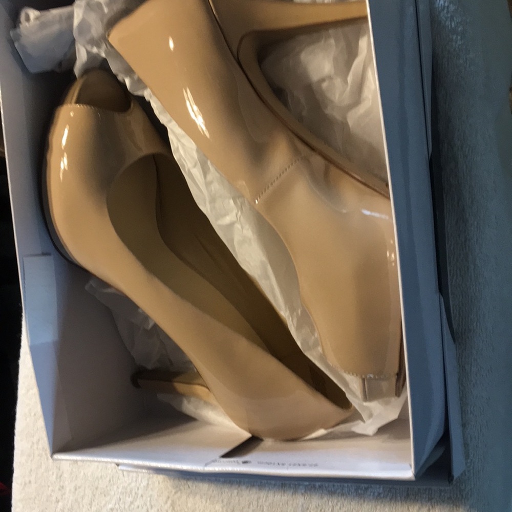 Nine West heels nib